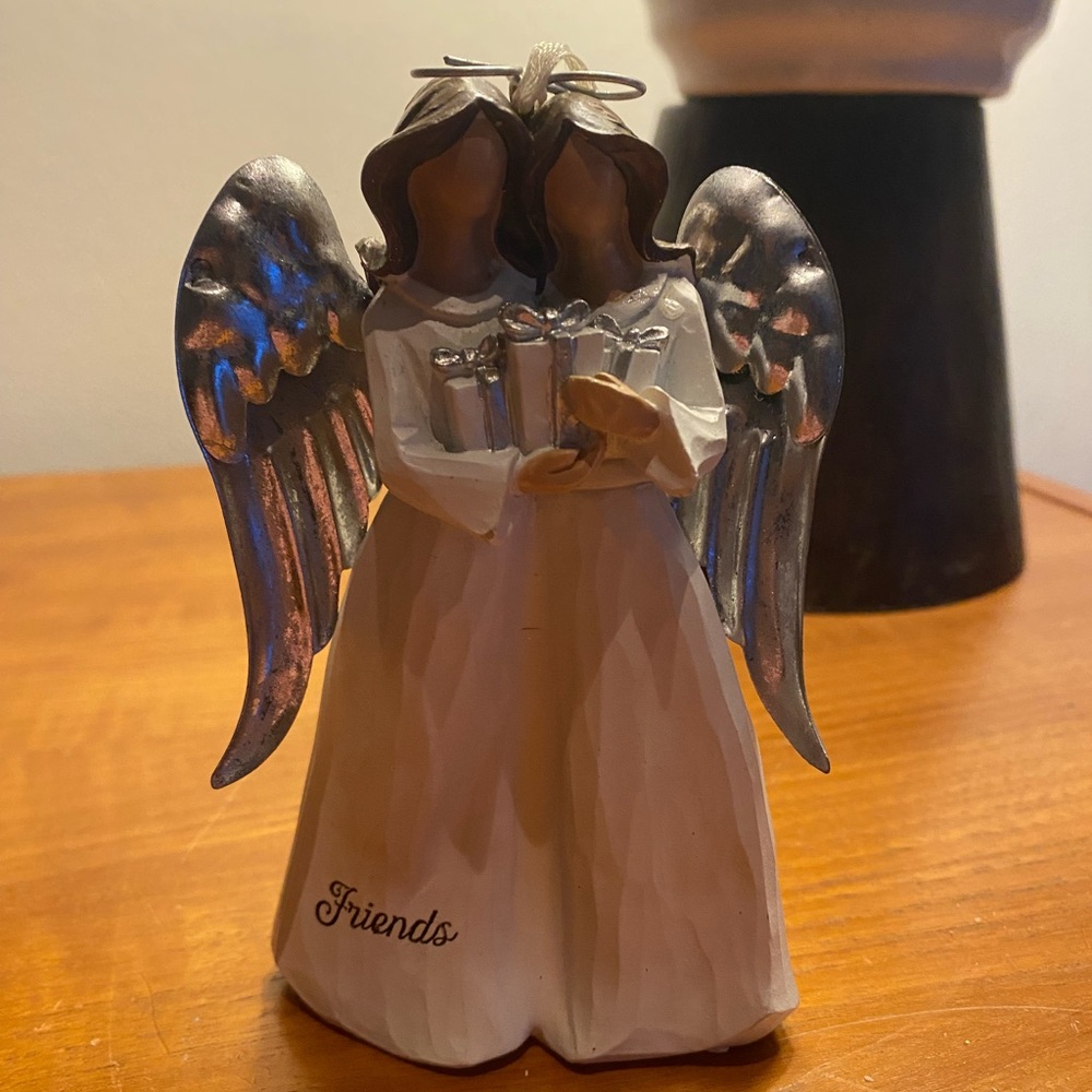St. Nicholas Square Angels Fugurine - Friends